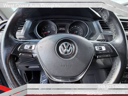 Used 2018 Volkswagen Tiguan SEL FWD image 9