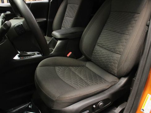 Used 2019 Chevrolet Equinox LT image 18