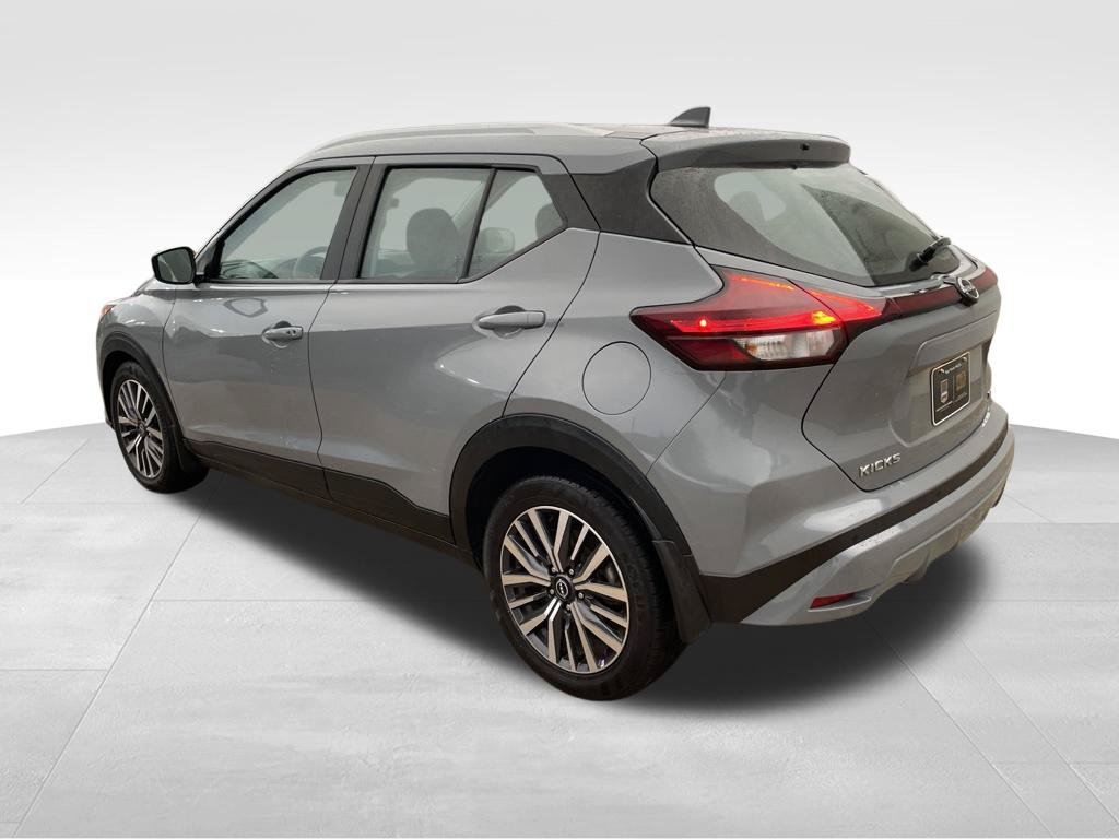 Used 2023 Nissan Kicks SV w/ Interior Electronics Package FWD image 7