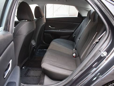 Used 2021 Hyundai Elantra SEL w/ Convenience Package image 30