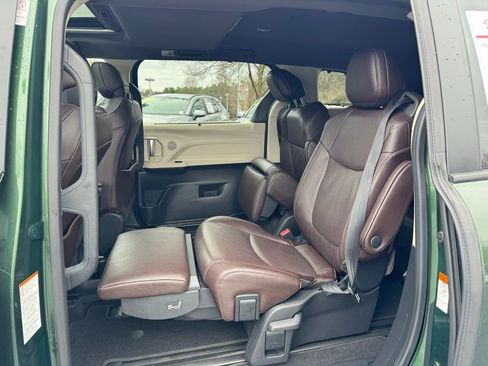 Certified 2021 Toyota Sienna Platinum image 21