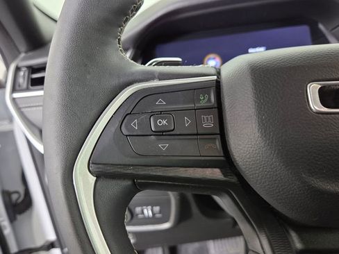 Used 2023 Jeep Grand Cherokee L Laredo AWD/4WD image 19