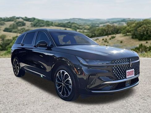 Used 2024 Lincoln Nautilus Reserve AWD/4WD image 7