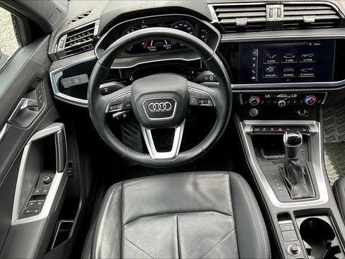 Used 2019 Audi Q3 2.0T Premium Plus image 5