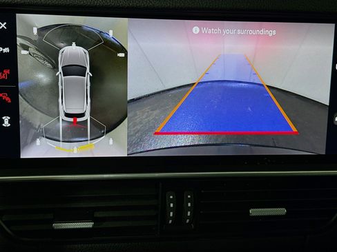 Used 2023 Porsche Cayenne Platinum Edition image 19