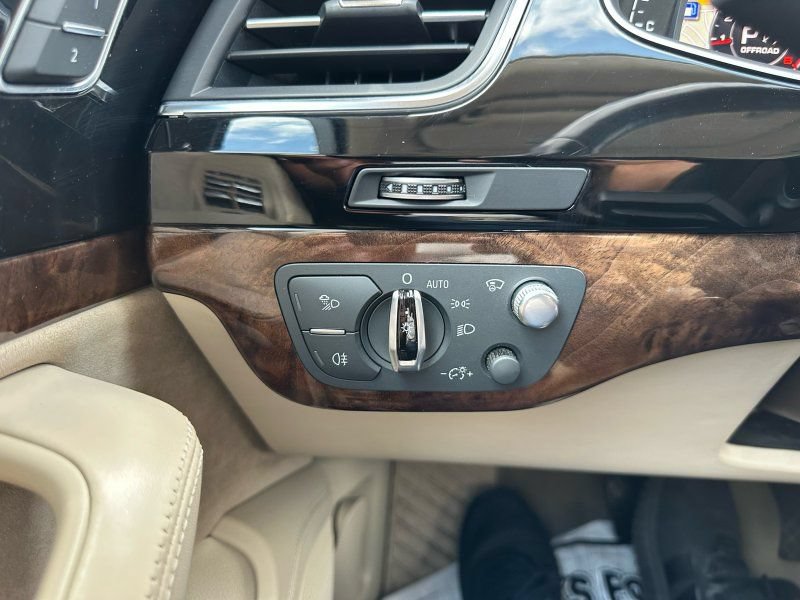 Used 2018 Audi Q7 3.0T Prestige AWD/4WD image 23