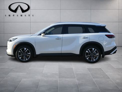 Used 2024 INFINITI QX60 Luxe w/ Vision Package FWD image 4