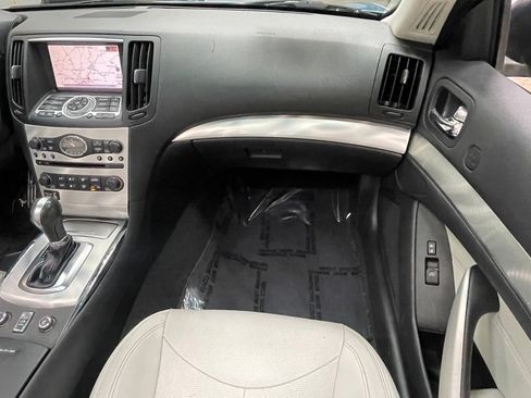 Used 2012 INFINITI G37 Convertible w/ Premium Pkg RWD image 32
