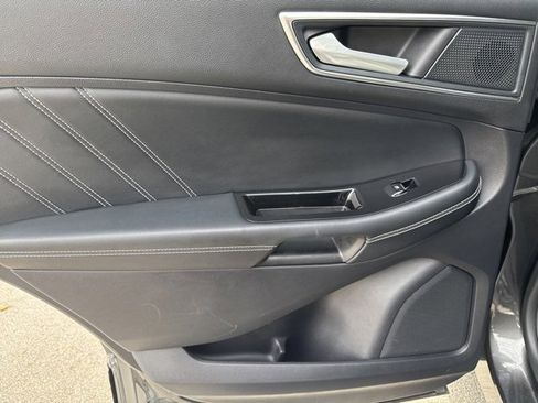 Used 2020 Ford Edge ST image 24