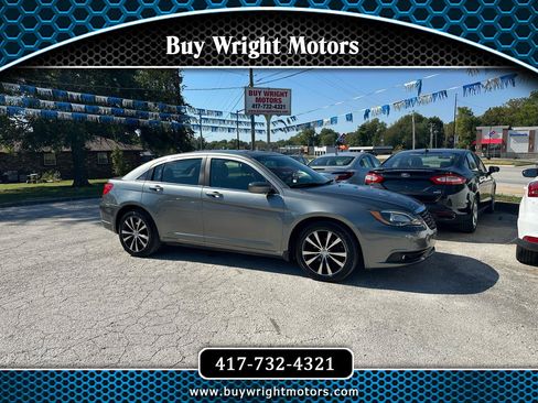 Used 2013 Chrysler 200 Touring w/ S Exterior Appearance Pkg image 1