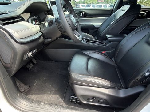 Used 2024 Jeep Compass Limited AWD/4WD image 16