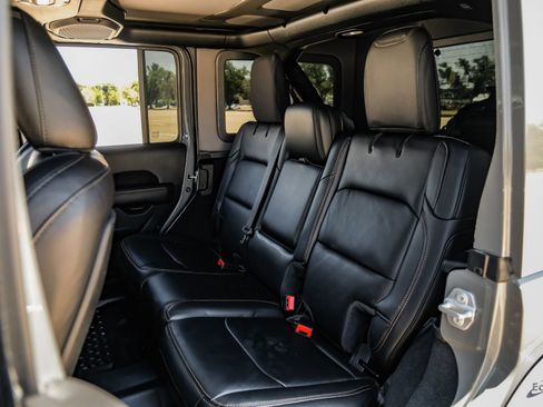 Used 2023 Jeep Wrangler Unlimited Rubicon 392 w/ Xtreme Recon 35" Tire Package AWD/4WD image 99