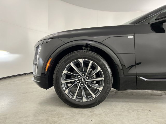 Used 2026 Cadillac Lyriq Sport AWD/4WD image 34