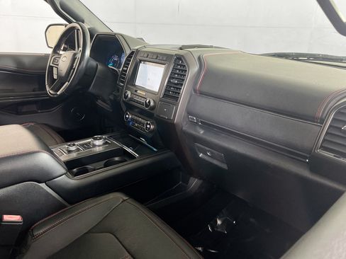 Used 2019 Ford Expedition Limited w/ Equipment Group 303A AWD/4WD image 30