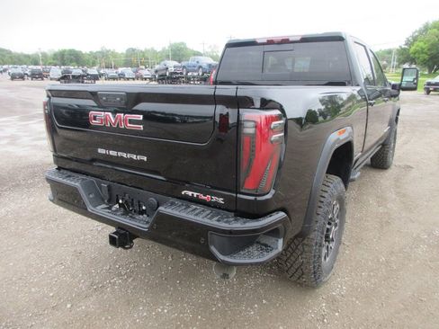 New 2026 GMC Sierra 2500 AT4X AWD/4WD image 5