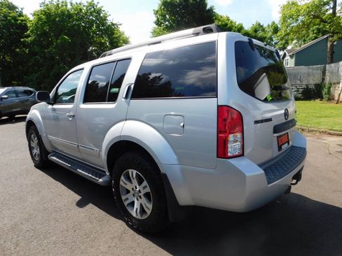 Used 2011 Nissan Pathfinder Silver AWD/4WD image 3