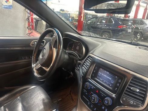 Used 2014 Jeep Grand Cherokee Limited AWD/4WD image 18