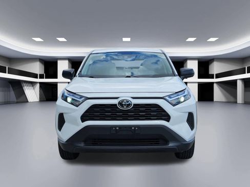 Used 2024 Toyota RAV4 LE AWD/4WD image 9