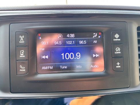 Used 2017 Chrysler Pacifica LX FWD image 26