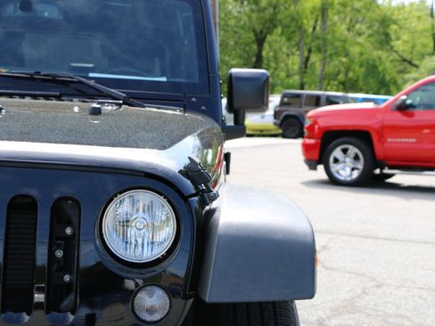 Used 2017 Jeep Wrangler Unlimited Sport w/ Quick Order Package 24S AWD/4WD image 11