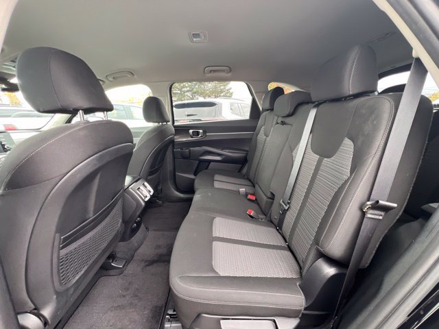 Used 2023 Kia Sorento LX FWD image 16