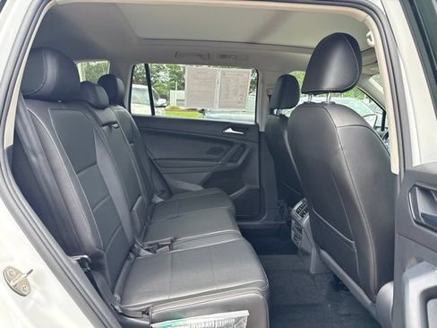 Used 2018 Volkswagen Tiguan SEL AWD/4WD image 14