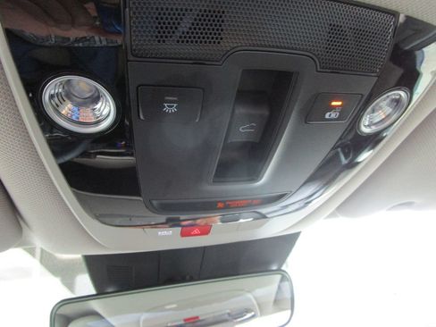 Used 2025 Kia Sorento S w/ Panoramic Sunroof Package FWD image 42