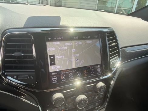 Used 2020 Jeep Grand Cherokee Trailhawk w/ Trailhawk Luxury Group AWD/4WD image 8