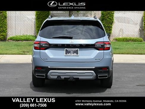 Used 2024 Honda Pilot Elite image 5