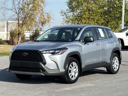 Used 2022 Toyota Corolla Cross L image 26