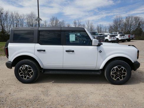 New 2026 Ford Bronco Outer Banks AWD/4WD image 4
