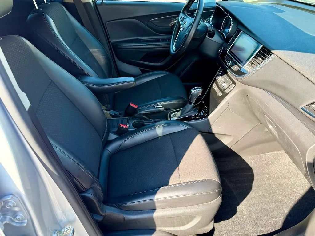 Used 2019 Buick Encore Sport Touring AWD/4WD image 18