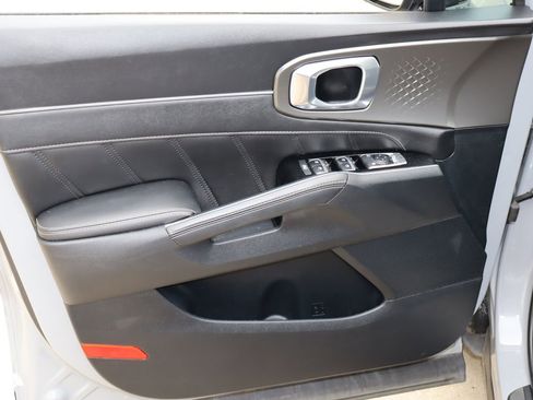 Used 2023 Kia Sorento SX FWD image 21