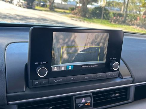 Used 2023 Honda Pilot LX image 22