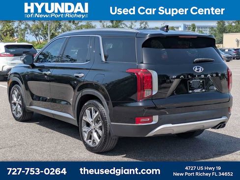 Used 2022 Hyundai Palisade SEL w/ Premium Package FWD image 3