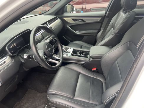 Used 2024 Jaguar F-PACE R-Dynamic S image 3