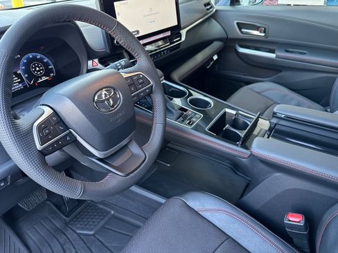 Certified 2025 Toyota Sienna XSE image 12