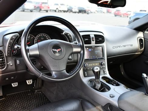 Used 2006 Chevrolet Corvette Convertible w/ Preferred Equipment Group RWD image 21