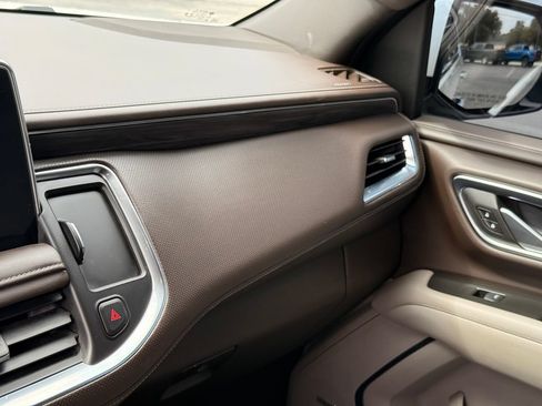 Used 2022 GMC Yukon SLT AWD/4WD image 19