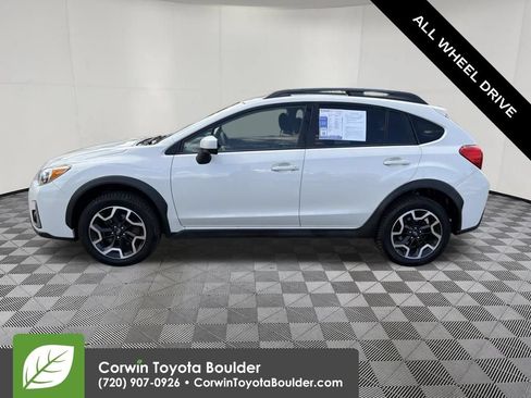 Used 2017 Subaru Crosstrek 2.0i Premium AWD/4WD image 4