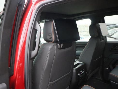 New 2026 GMC Yukon AT4 AWD/4WD image 12