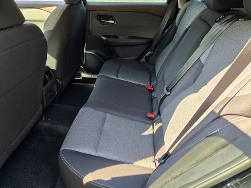 Used 2023 Nissan Rogue SV FWD image 16