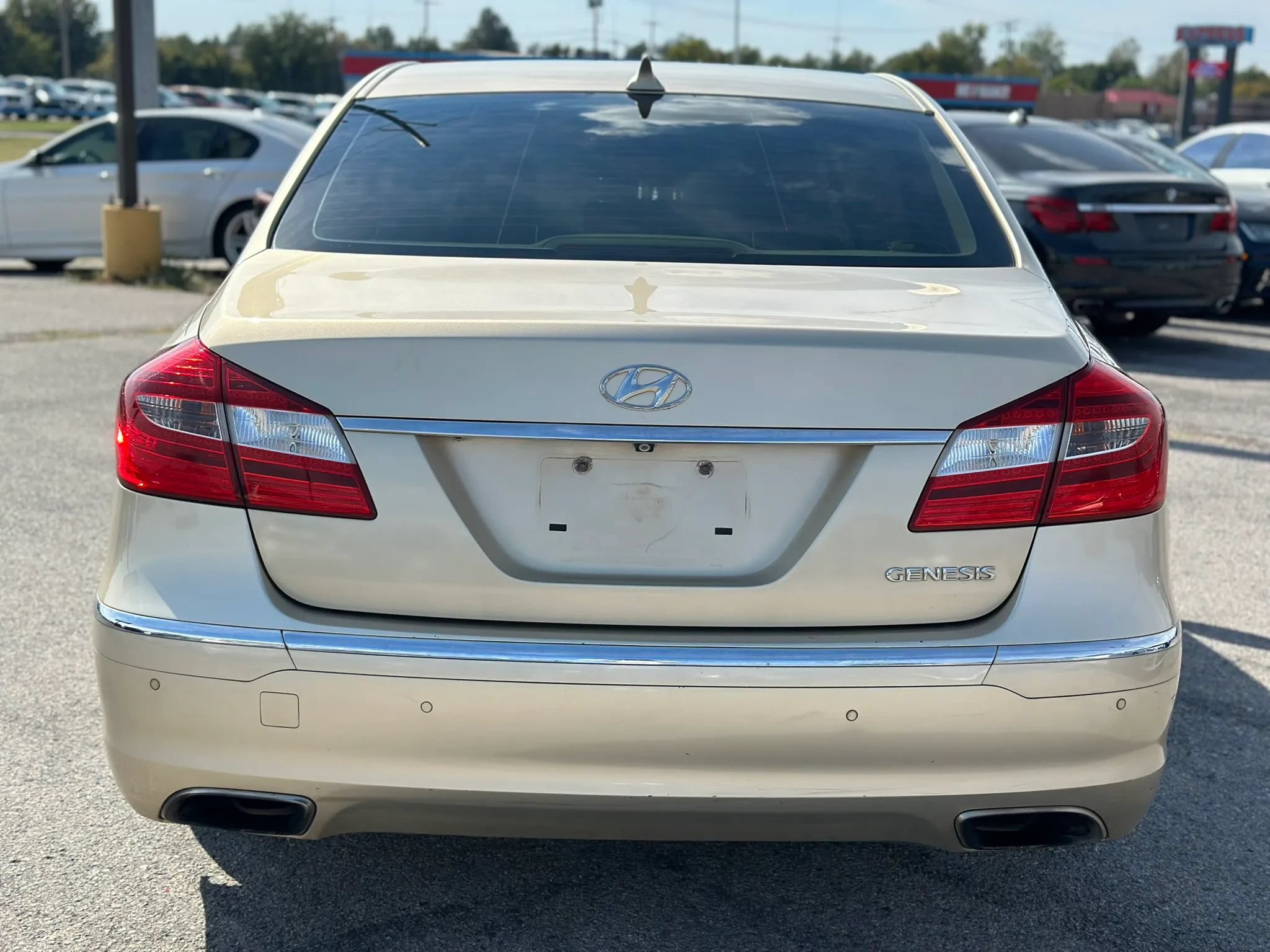 Used 2012 Hyundai Genesis 3.8 w/ Premium Pkg RWD image 7