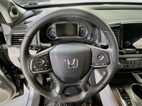 Used 2021 Honda Pilot EX image 11