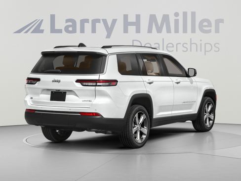 Used 2022 Jeep Grand Cherokee L Limited AWD/4WD image 2