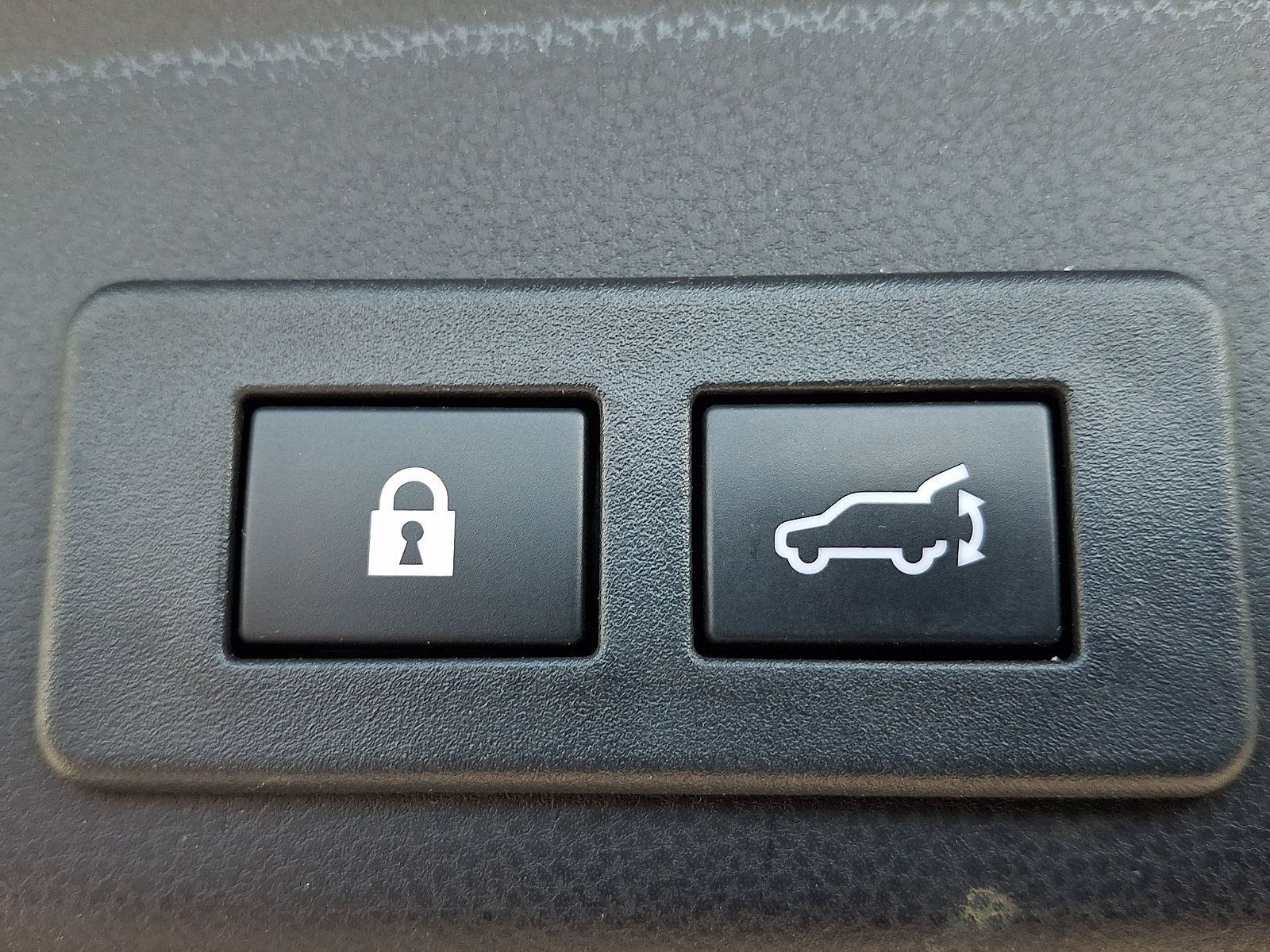 Used 2023 Subaru Ascent Limited w/ Technology Package AWD/4WD image 31