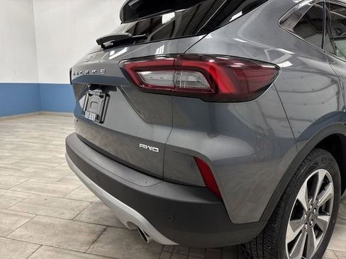 Used 2025 Ford Escape Platinum image 33
