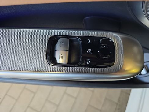Certified 2025 Mercedes-Benz CLE 300 4MATIC Coupe image 32