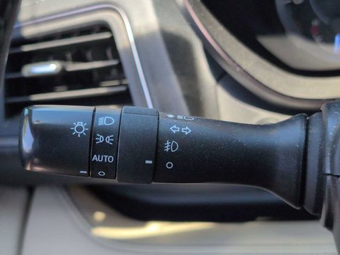 Certified 2022 Subaru Ascent Touring AWD/4WD image 26