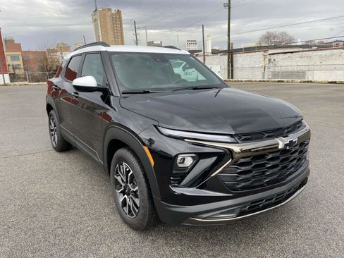 New 2025 Chevrolet TrailBlazer ACTIV w/ Convenience Package image 2
